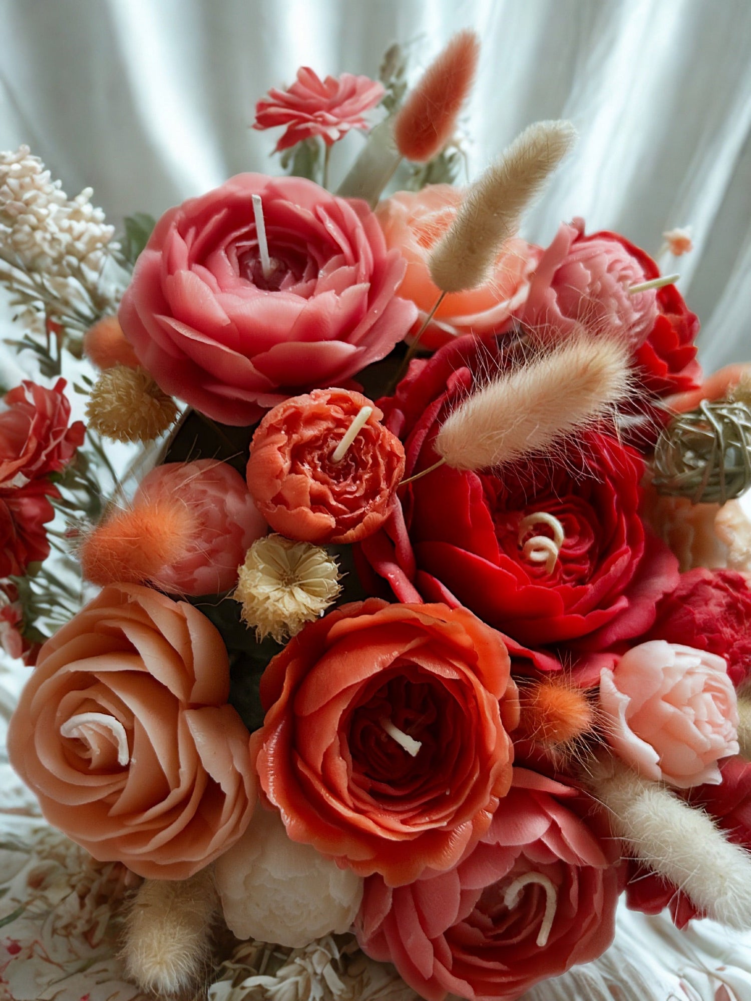 Bougie florale artisanale – Collection Bloom DT Candles, inspirée par la nature et la sérénité