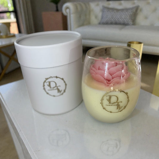 Bougie décorative parfumée Cœur de Rose avec rose sculptée en forme de cœur