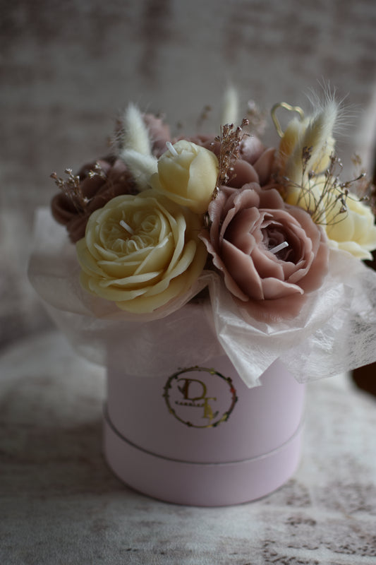 Bouquet en cire d’abeille rose pastel fait main en Belgique – cadeau élégant et décoration durable